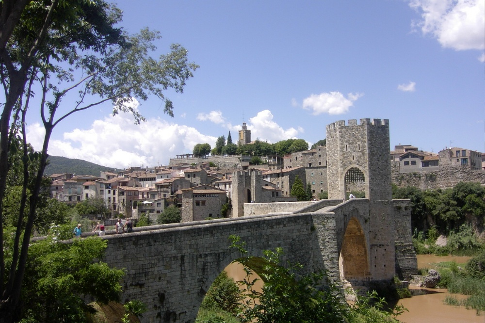 Viajar a Girona: Retorno al medioevo en Besalú